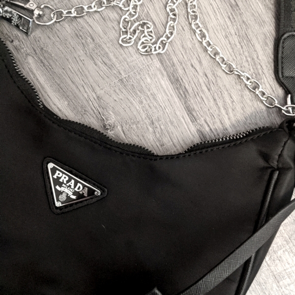 Re-edition Re-nylon Shoulder Bag - Picture 4 of 6